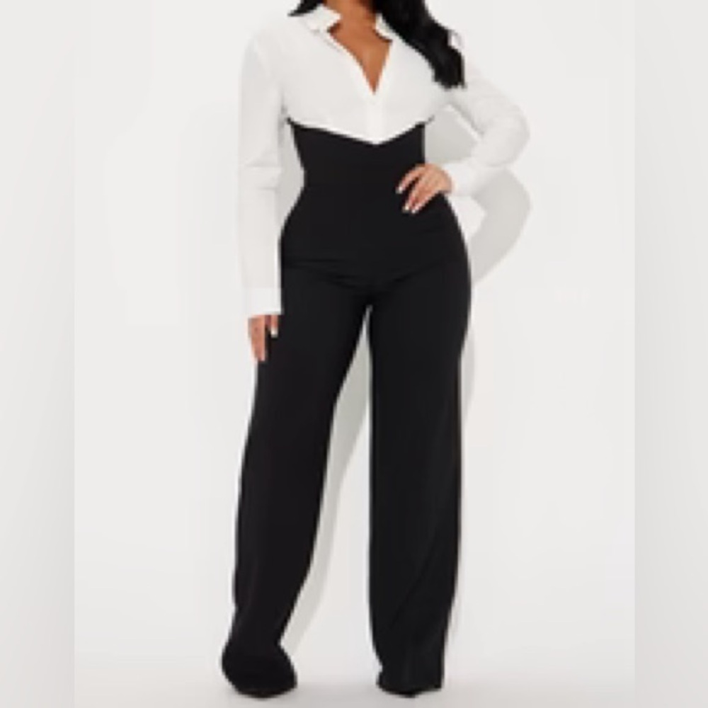 FashionNova NWT! Elegant Black Women's Jumpsuit
